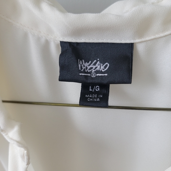 Women's blouse - Picture 3 of 4